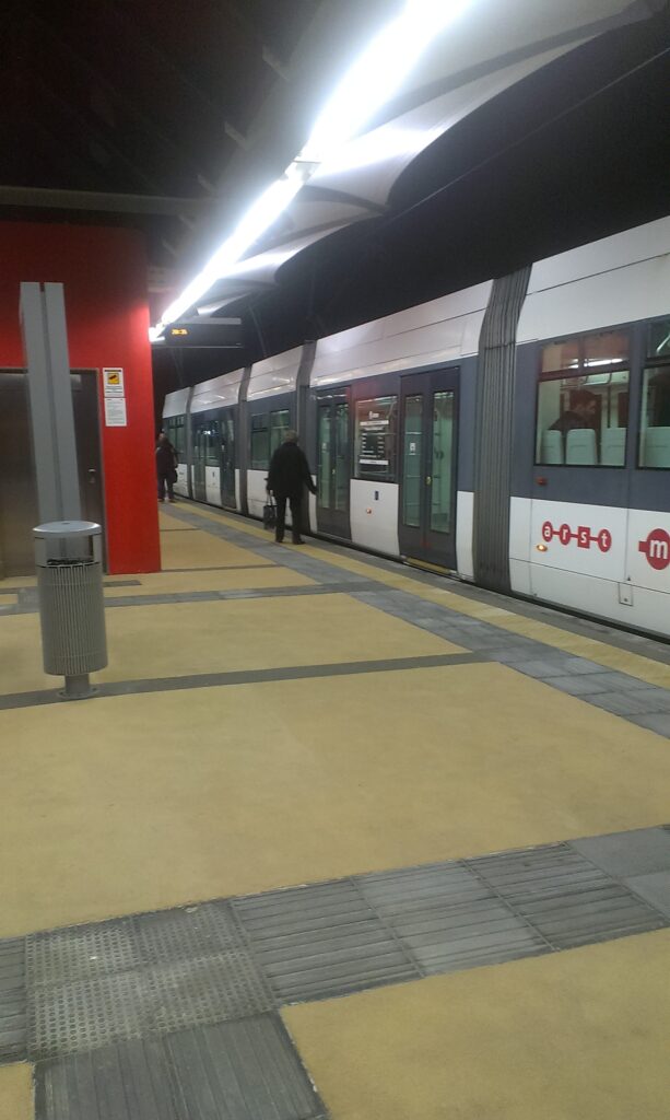 Fermata Policlinico della metropolitana leggera a Monserrato